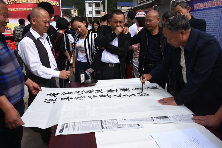 �����𵳷������������̸߳���ͼ��</TRS_DOCUMENT>