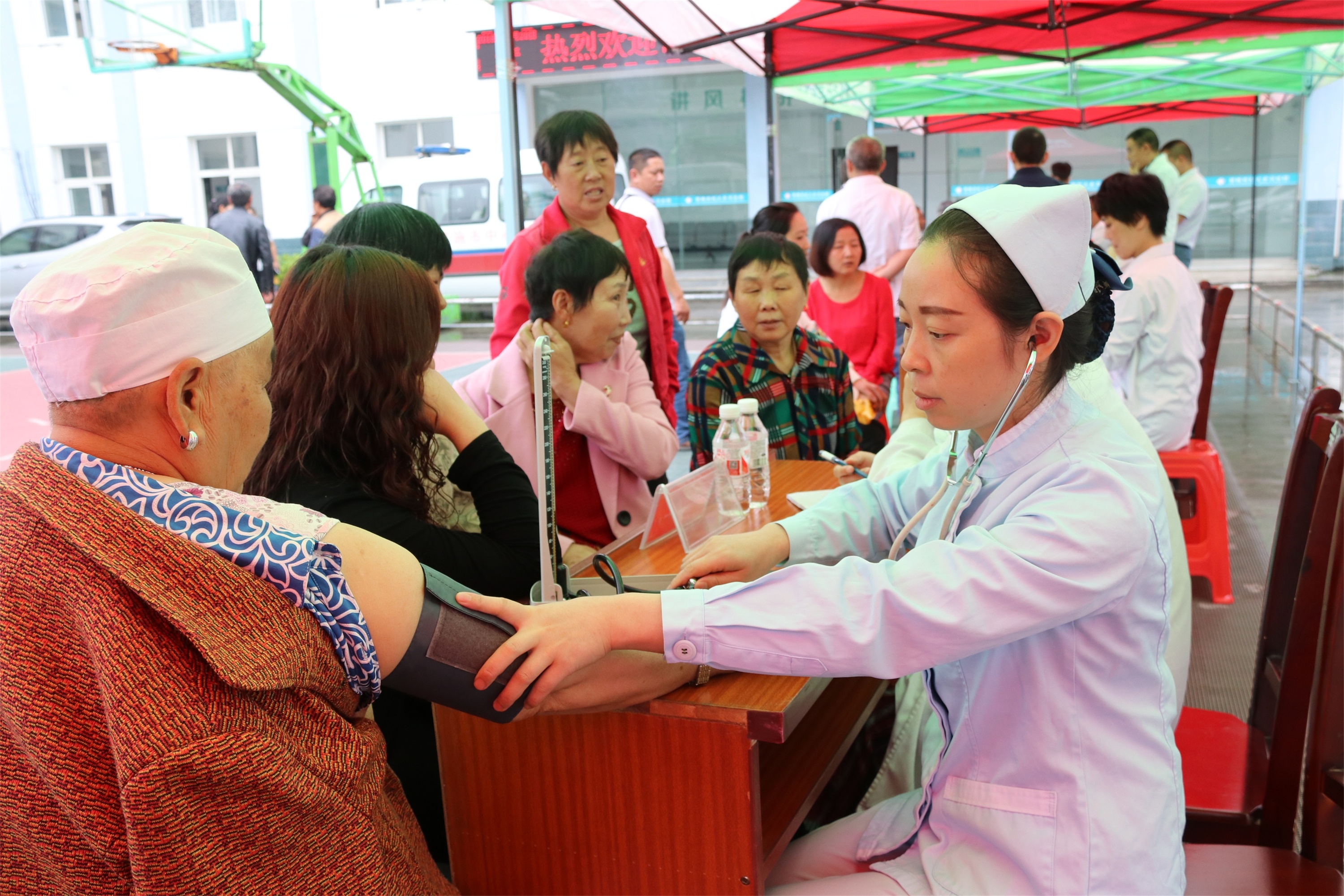 ��Ⱥ�ھͽ���������ҽ�Ʒ���ͼ��