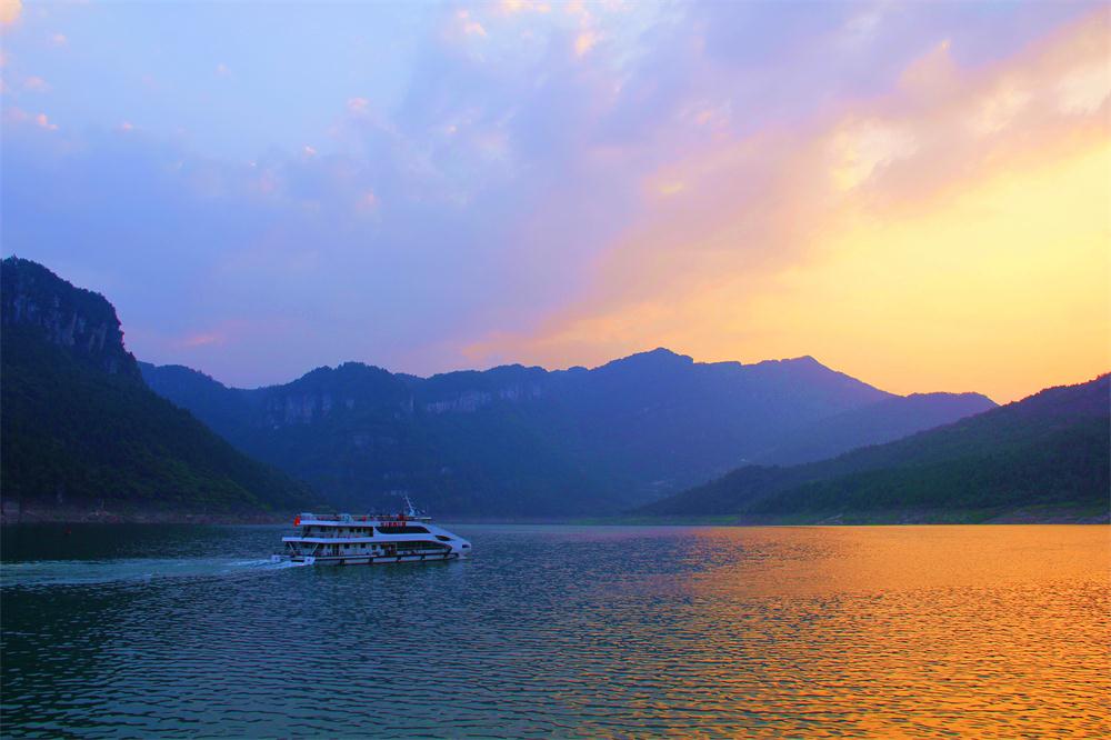 ������� ��ɫ����